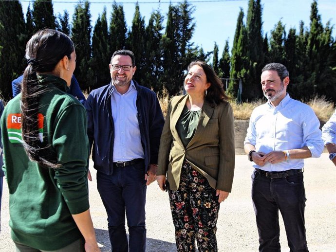 La coordinadora de Política Rural del PP y eurodiputada, Carmen Crespo, en una visita a Sierra de Yeguas.