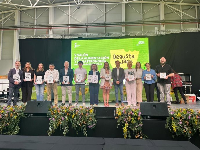 Entrega de placas a nuevos establecimientos adheridos a la estrategia Degusta Jaén