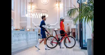 ¿Quieres pedalear con un mito? La exclusiva experiencia en el Pirineo que te permite rodar junto a Alberto Contador