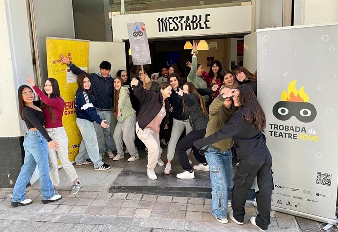 Más de 1.600 jóvenes valencianos se suben al escenario en la 13 Trobada de Teatre Jove