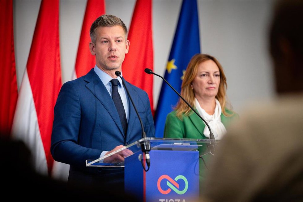 El líder de Tisza y próximo primer ministro de Hungría, Peter Magyar, en una rueda de prensa en Budapest.