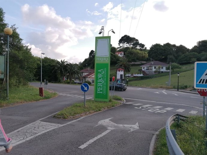 Archivo - Accesos a la Ciudad de Vacaciones de Perlora. Casas de la Ciudad de Vacaciones de Perlora.