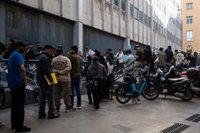 ONG pide "paciencia" a los migrantes que quieren acceder a la regularización ante una "afluencia muy numerosa"