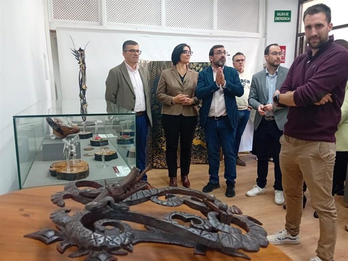 Imagen de una reciente visita de los delegados territoriales de Empleo y Educación de la Junta al Centro Albayzín.