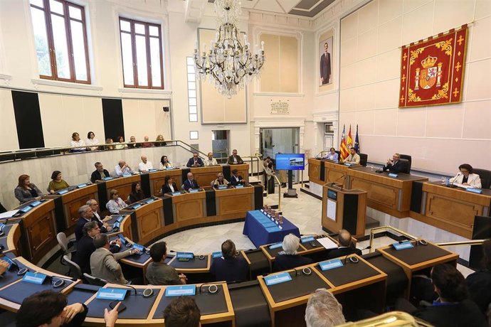 La Diputación entrega los premios a los proyectos ganadores del concurso del Palacio de Congresos de Elche