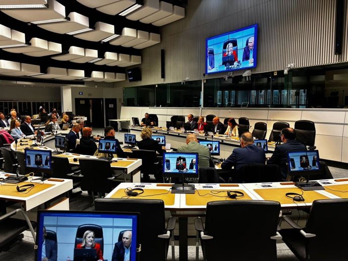 Gobierno cántabro apoya en Bruselas el Proyecto Victoria del Racing como referente europeo en protección a la infancia