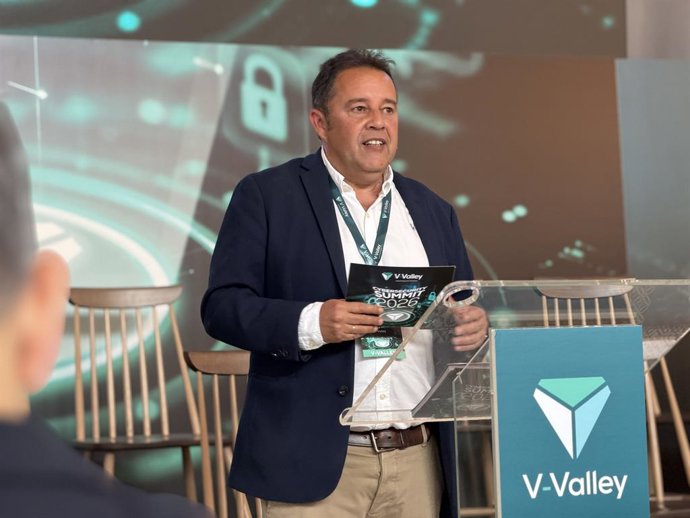 Alberto López, gerente nacional de segurança cibernética da V-Valley, na Cybersecurity Summit 2026, realizada em Segóvia