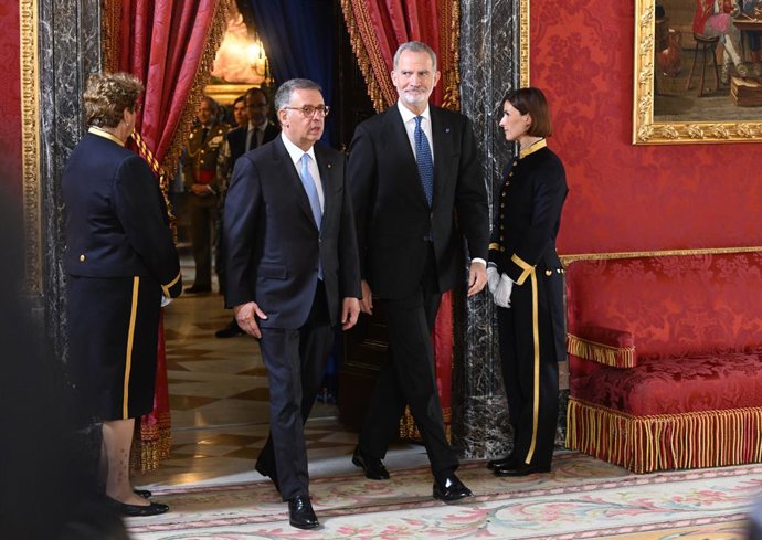 El presidente de la República Portuguesa, António José Seguro, y el Rey Felipe VI durante la audiencia ofrecida en el Palacio Real, 20 de abril de 2026, en Madrid (España).