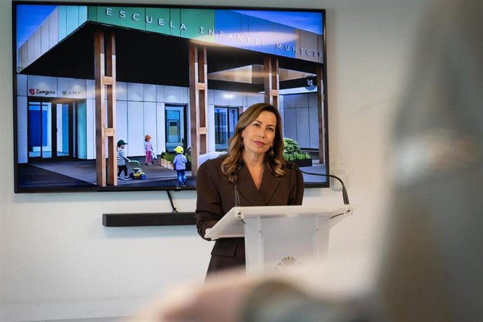 La alcaldesa de Zaragoza, Natalia Chueca, anuncia que la construcción de la escuela infantil Arcosur comenzará antes del verano