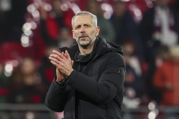 Archivo - FILED - 26 February 2025, Saxony, Leipzig: Leipzig coach Marco Rose reacts after the final whistle of the German cup match between RB Leipzig and VfL Wolfsburg, at Red Bull Arena. Photo: Jan Woitas/dpa - IMPORTANT NOTE: In accordance with the re