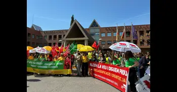 Sindicats advertixen que "la falta de compromís" d'Educació els aboca a la vaga indefinida: "Hem eixit igual"