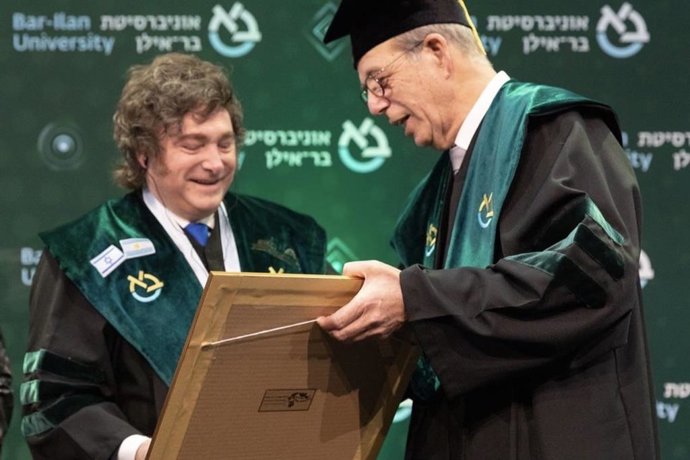 Javier Milei recebe o título de doutor honoris causa da Universidade Bar-Ilán, em Israel
