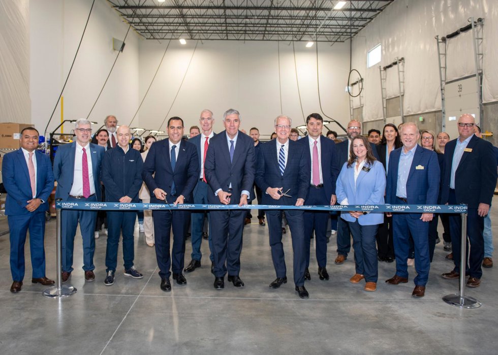 El consejero delegado de Indra, José Vicente de los Mozos, participa de la inauguración de una fábrica de radares y sistemas de comunicación en Kansas (Estados Unidos).