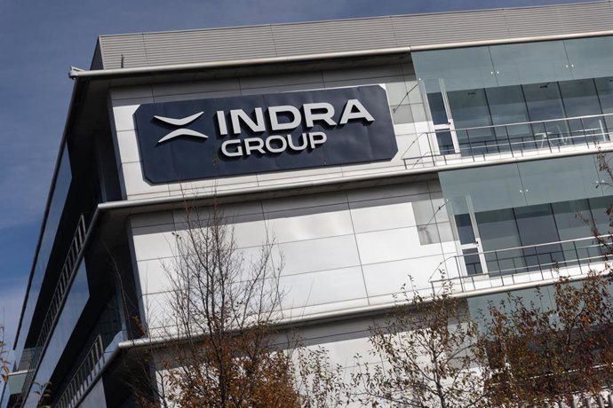 Archivo - Arquivo - Fachada da sede da Indra, em 25 de novembro de 2025, em Alcobendas, Madri (Espanha).