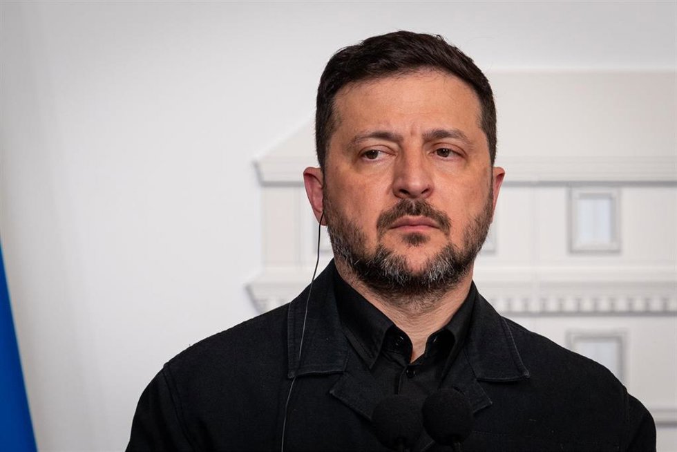 Archivo - El presidente de Ucrania, Volodimir Zelenski, asiste a una rueda de prensa tras su reunión con la primera ministra italiana, Giorgia Meloni (que no aparece en la imagen), en el Palazzo Chigi.