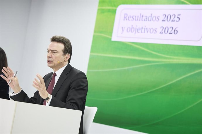 Archivo - El consejero delegado de Enagás, Arturo Gonzalo, durante una rueda de prensa, en la Sede de Enagás