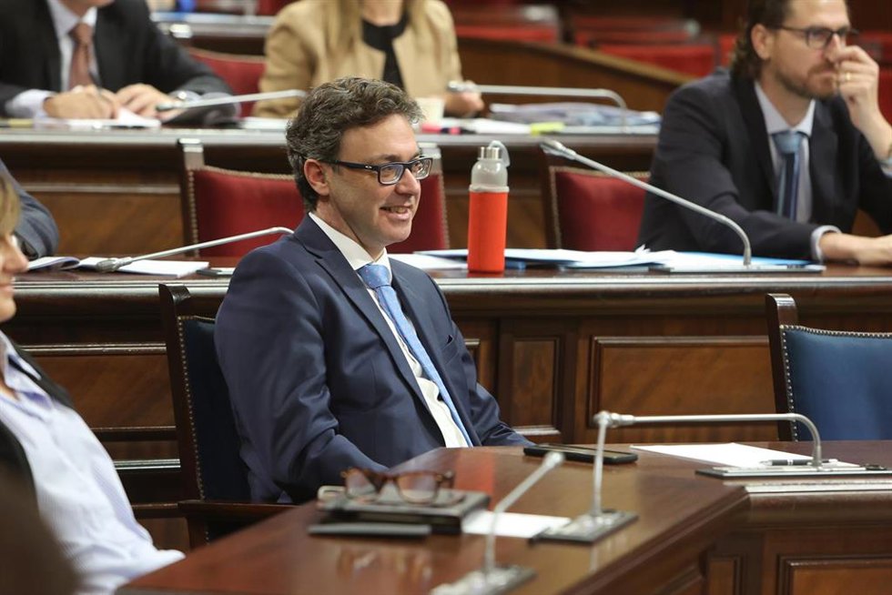 Archivo - El portavoz del Govern y conseller de Economía, Hacienda e Innovación, Antoni Costa.