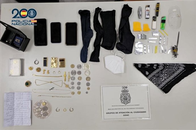 Material incautado a dos sospechosos de robar en viviendas en Alcorcón