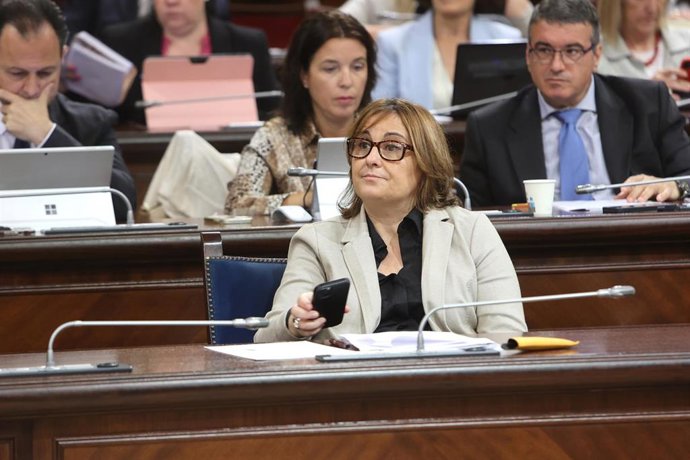 Archivo - La consellera de la Presidencia y Administraciones Públicas del Govern de les Illes Balears, Antònia Maria Estarellas, durante una sesión de control al Govern balear, a 20 de mayo de 2025, en Palma de Mallorca, Mallorca, Baleares (España). 