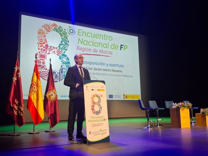 El consejero de Educación y Formación Profesional, Víctor Marín, ha inaugurado hoy el VIII Encuentro Nacional de Formación Profesional