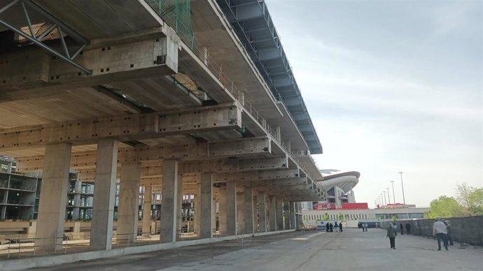 Archivo - Armazón del que iba a ser Centro Acuático, junto al estadio Riyad Air Metropolitano