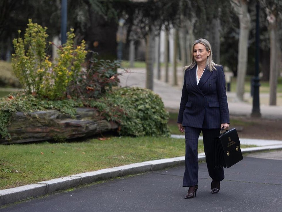 Archivo - La ministra de Educación, Formación Profesional y Deportes, Milagros Tolón, a su llegada a su primer Consejo de Ministros, en el Palacio de la Moncloa, a 23 de diciembre de 2025, en Madrid (España). 