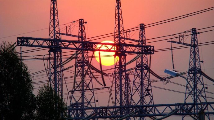 Archivo - Red de transporte de electricidad