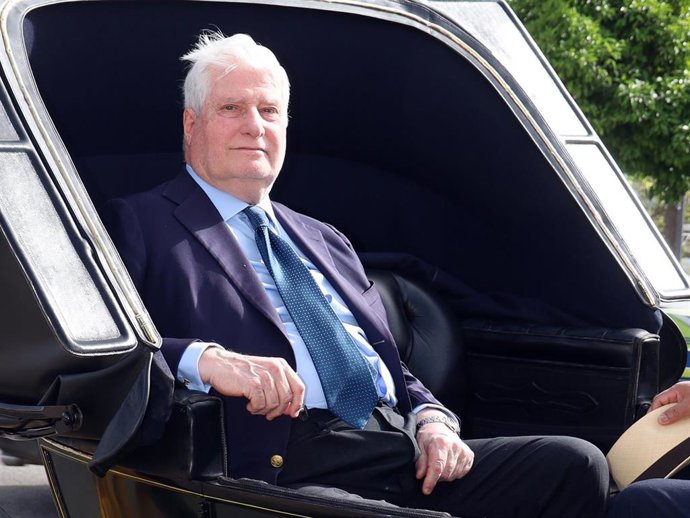 El Duque de Alba a su llegada a los toros, a 20 de abril de 2026, en Sevilla