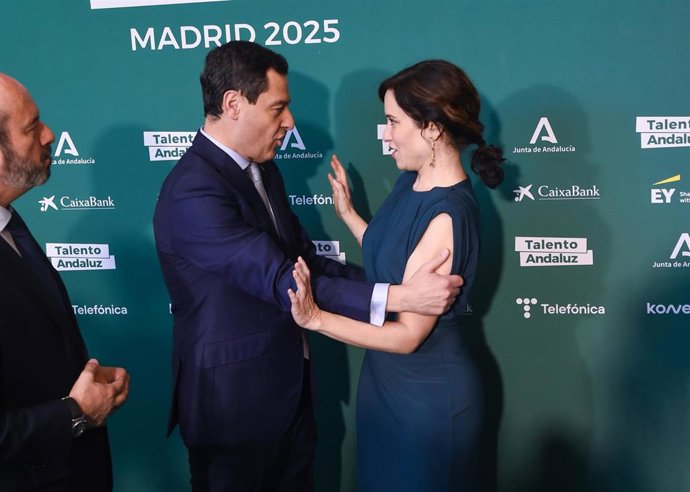 Archivo - El presidente de la Junta de Andalucía, Juanma Moreno, y la presidenta de la Comunidad de Madrid, Isabel Díaz Ayuso, en la ceremonia de entrega de los Premios Talento Andaluz 2025, en Teatros del Canal, a 31 de marzo de 2025, en Madrid (Foto de 