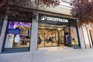 Tienda de Decathlon en la calle López de Hoyos de Madrid.
