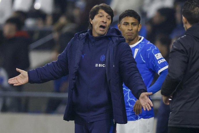 Futbol, Universidad Catolica vs Union La Calera. Fecha 10, Liga de Primera 2026. El entrenador de Universidad Catolica Daniel Garnero es fotografiado durante el partido de la Liga de Primera contra Union La Calera disputado en el Claro Arena de Santiago,