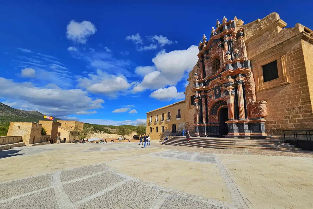 Castillo y Real Basílica de la Vera Cruz