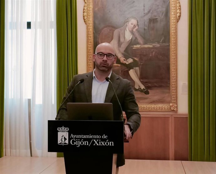 El portavoz de Gobierno del Ayuntamiento de Gijón, Jesús Martínez Salvador, en rueda de prensa en el Consistorio gijonés.