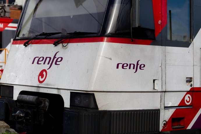 Archivo - Tren de la red de Cercanías Madrid