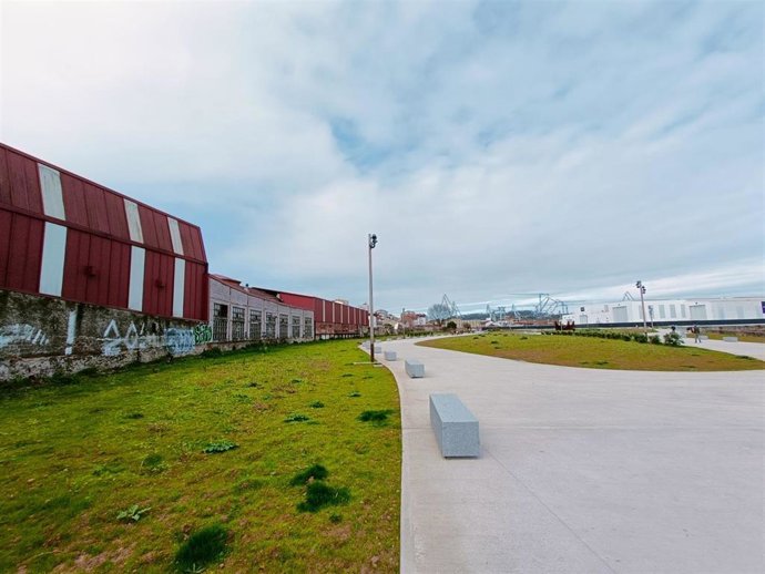 Naves de Pymar en el ámbito del antiguo astillero Naval Gijón, junto al paseo Naval Azul.