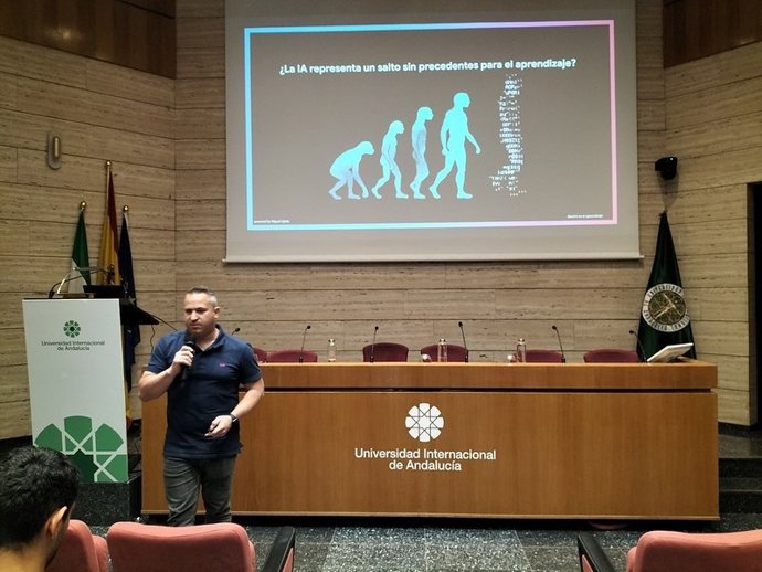 Sede Tecnológica de Málaga de UNIA realiza unas jornadas de la elaboración de objetos de aprendizaje con IA generativa.