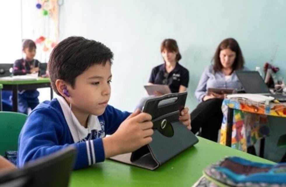 Iberia y Profuturo benefician a 270.000 estudiantes en América Latina tras un año de alianza