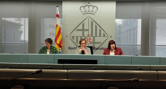 Clari, Gil y Fuertes en rueda de prensa este martes.