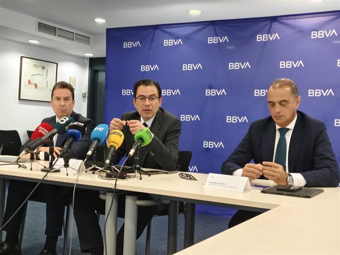 El economista jefe de BBVA Research para España y Portugal, Miguel Cardoso, en la presentación del informe 'Situación Baleares'.