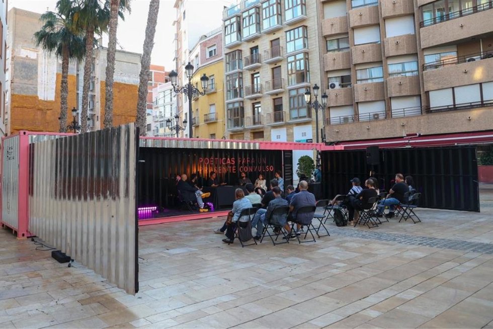Imagen de archivo del container en la plaza José María Artés