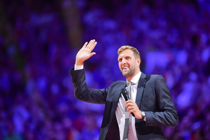 Archivo - El ex jugador de baloncesto alemán Dirk Nowitzki, durante un acto en Alemania. 