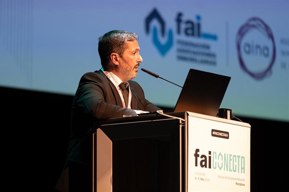Archivo - El presidente de la Federación Nacional de Asociaciones inmobiliarias (FAI), José María Alfaro.
