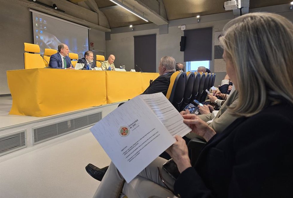 Inauguración de la jornada sobre ciberseguridad.