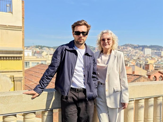 Carlos Cuevas e Isabel Rocatti, protagonistas de 'Cowgirl'.