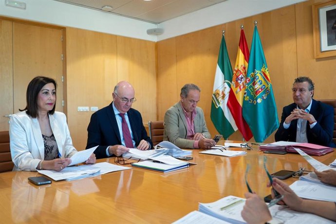 La Junta de Gobierno de la Diputación de Sevilla celebrada este martes, 21 de abril.