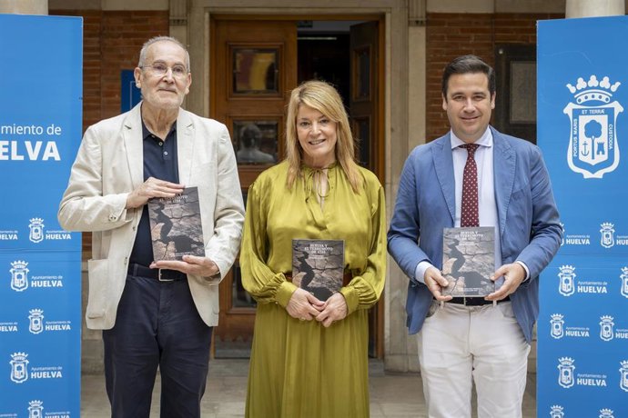 Presentación del libro 'Huelva y el terremoto de 1755' de Fernando Álvarez, ganador del XXV Premio de Investigación Diego Díaz Hierro.