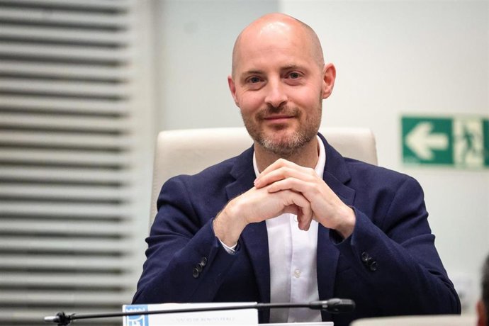 El concejal del Grupo Municipal Socialista Ignacio Benito durante el Pleno de Cibeles