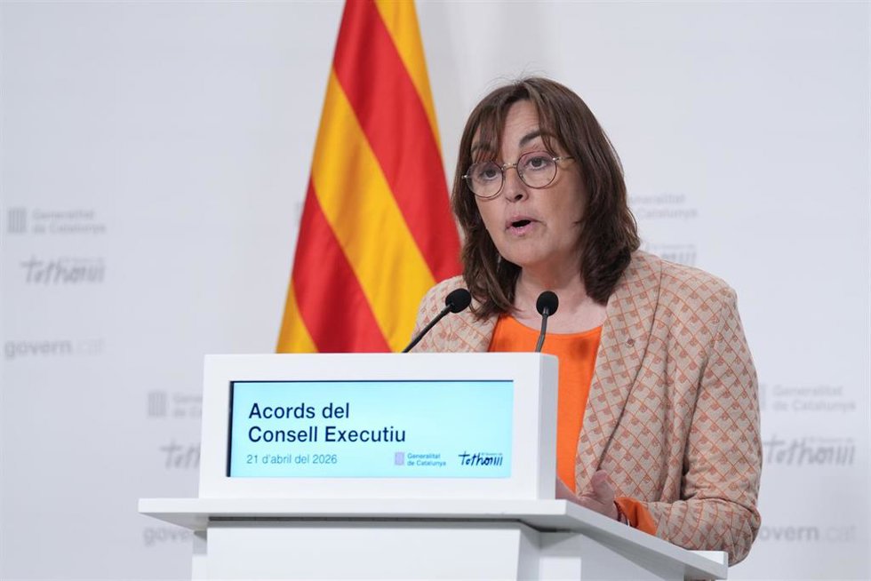 La portavoz del Govern, Silvia Paneque, durante una rueda de prensa en la Generalitat de Catalunya, a 21 de abril de 2026, en Barcelona, Catalunya (España). La rueda de prensa sucede mientras se está investigando judicialmente al jefe de gabinete de Salva