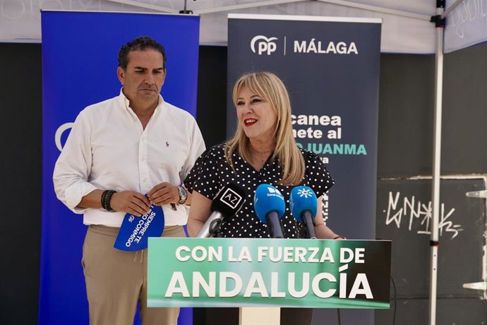 La presidenta del Comité Electoral del PP de Málaga y candidata a las elecciones autonómicas, Carolina España, en un acto de precampaña.