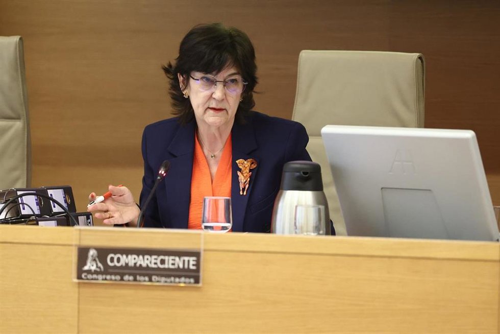La presidenta de la Comisión Nacional de los Mercados y la Competencia, Cani Fernández Vicién, comparece en la comisión de su departamento en el Congreso de los Diputados, a 21 de abril de 2026, en Madrid (España).